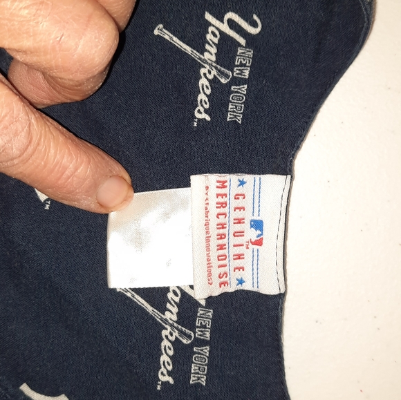 Women's Yankees Scrup Top Size L - Picture 3 of 3